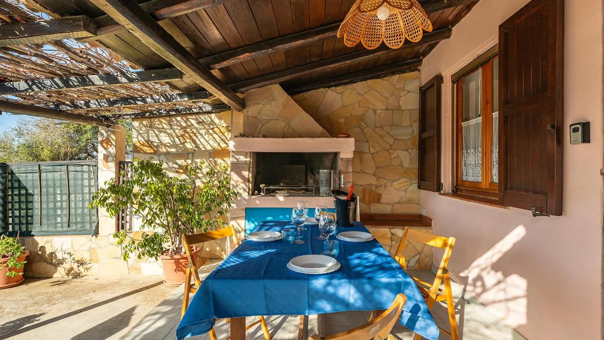 Semesterbostad Orbesciu Villa Torre delle Stelle Italien